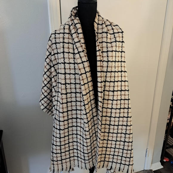 Pretty Persuasions Ivory and Ebony Checkered Shawl Oversized Scarf - Picture 1 of 8